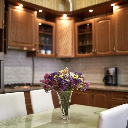 Lviv Apartment Bagian luar foto