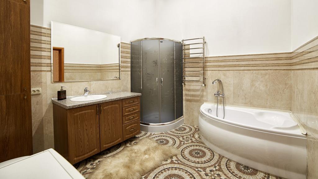 Lviv Apartment Bagian luar foto