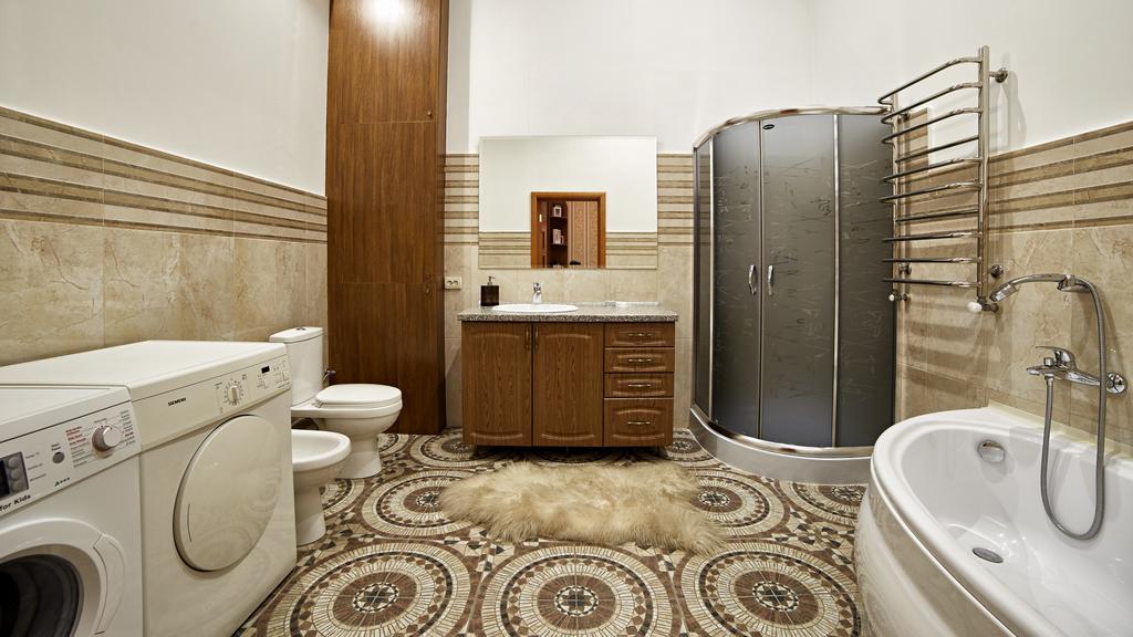 Lviv Apartment Bagian luar foto